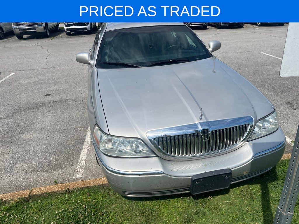 lincoln town car 2004 1LNHM81WX4Y610015 image lincoln town car 2004 1LNHM81WX4Y610015 image